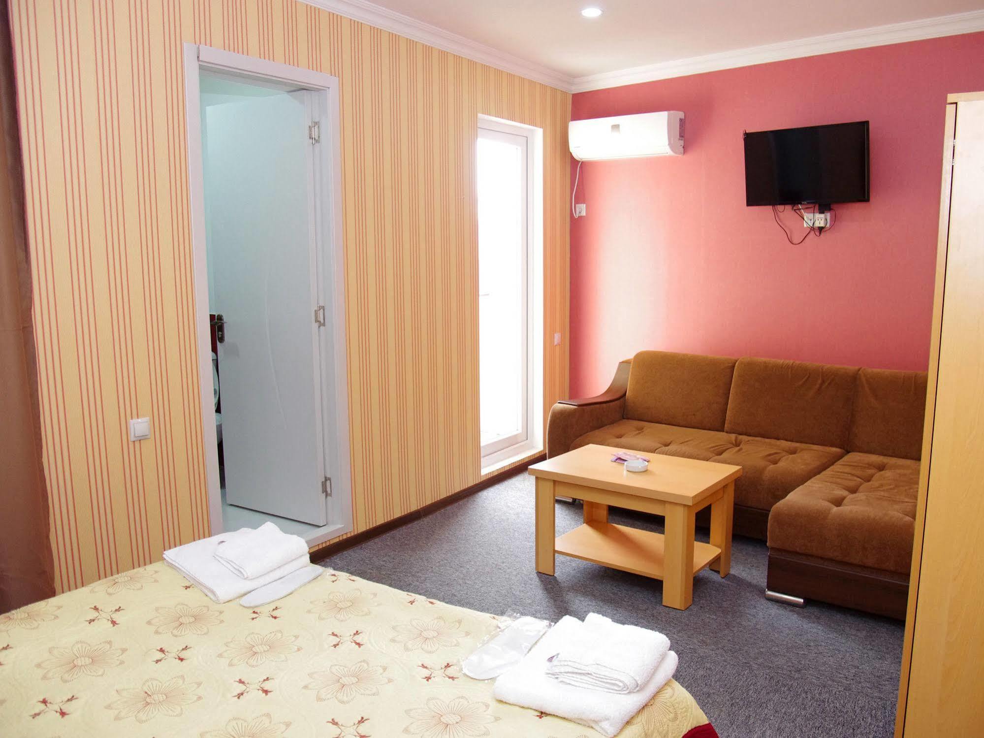 King Edward Hotel 第比利斯 外观 照片